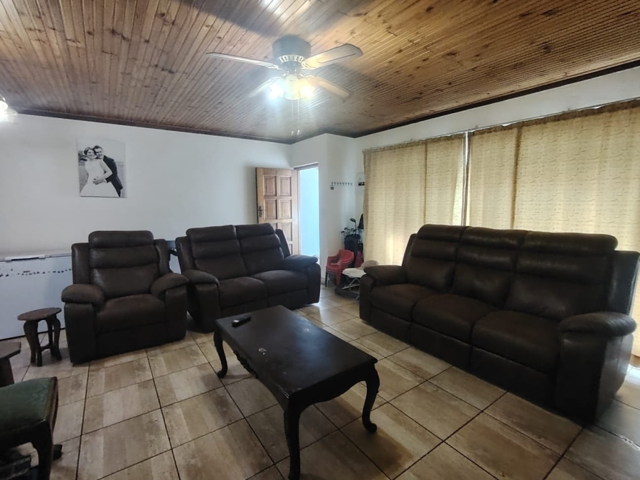  Bedroom Property for Sale in Uitsig Free State